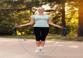 跑步和跳绳哪个更适合减肥 新手适合跑步还是跳绳
