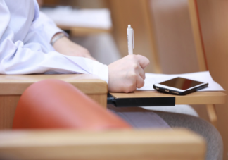 苹果定律是什么意思 如何看待苹果定律