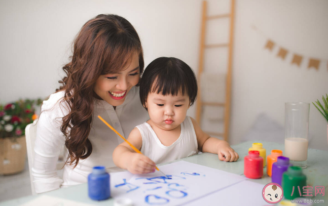 如何看待女性辞职带娃 家务补偿能保障全职妈妈的权益吗