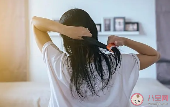 湿着头发睡觉会发生什么 为什么不要湿着头发睡觉