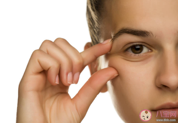 睡觉总是侧卧的人更易长皱纹 皱纹是怎么长出来的