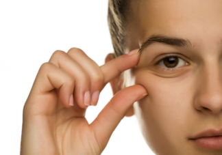 睡觉总是侧卧的人更易长皱纹 皱纹是怎么长出来的