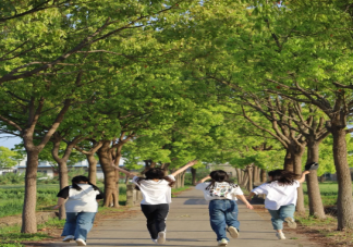 青春期孩子几个朋友最合适 朋友对孩子的重要性