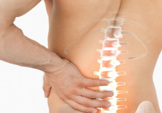 推拿按摩可以把突出的腰椎间盘压回去吗 腰间盘突出为什么引起腿痛脚麻