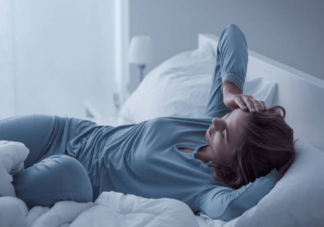 睡眠时间短癌症风险会升高吗 睡眠时间短和癌症有什么关系