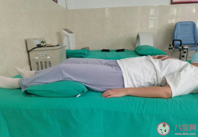 投降式睡姿是不良睡姿吗 睡觉怎么睡最好 投降式睡姿是不良睡姿吗 睡觉怎么睡最好