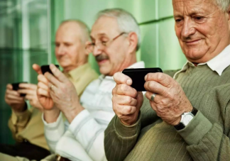 社交少会让脑子变小吗 老年交友圈少是社交能力下降了吗