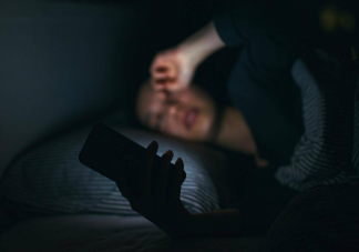 持续熬夜会给心脏健康带来什么危害 经常熬夜对身体部位的影响