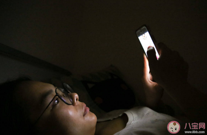 仅4%受访年轻人几乎不熬夜 经常运动能抵消熬夜的负面影响吗