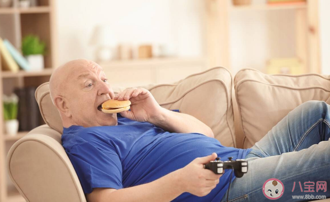 为什么一吃完饭就想睡觉 如何解决餐后犯困 为什么一吃完饭就想睡觉 如何解决餐后犯困