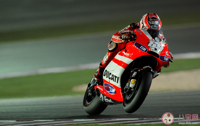 赛车手压弯为什么是安全的过弯方式 过弯有哪些倾斜姿势 赛车手压弯为什么是安全的过弯方式 过弯有哪些倾斜姿势