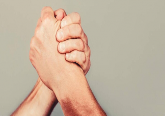 扳手腕会骨折吗 扳手腕要注意什么