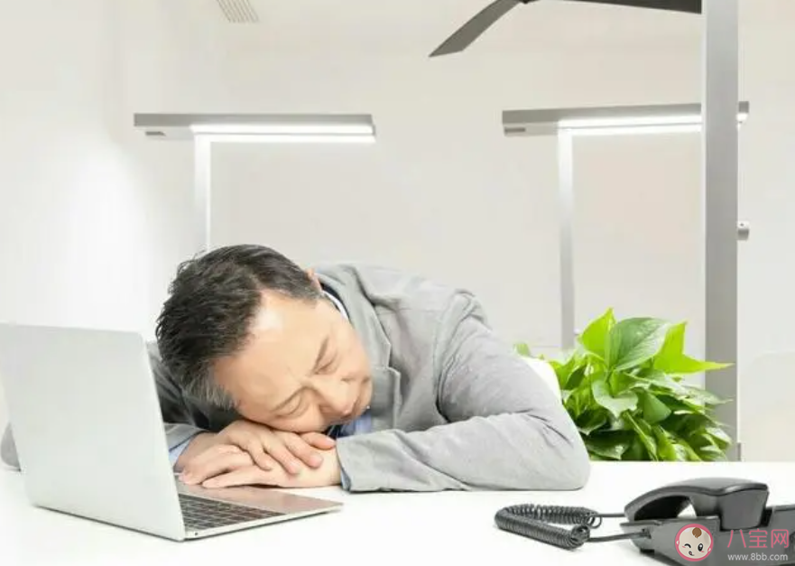 午睡之后为什么口干 感到口干舌燥该怎么办 午睡之后为什么口干 感到口干舌燥该怎么办