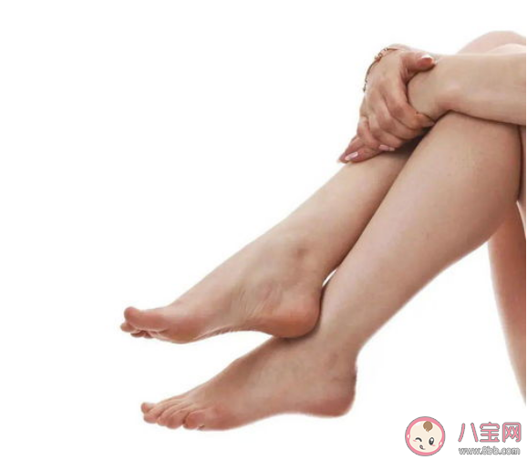 跷二郎腿会让脸变大吗 跷二郎腿会引起静脉曲张吗 跷二郎腿会让脸变大吗 跷二郎腿会引起静脉曲张吗