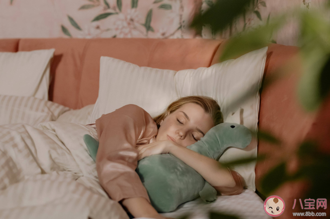 晚睡晚起的人更容易得糖尿病吗 晚睡晚起对身体有什么伤害