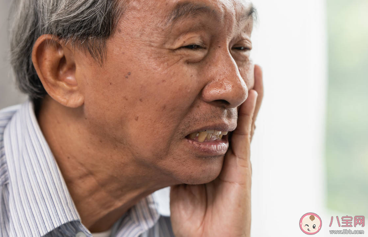 没牙的老年人还需要做口腔清洁吗 假牙也需要每天清洁吗