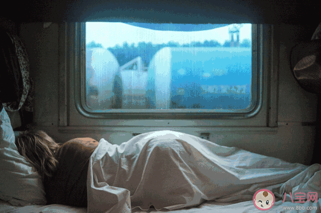为什么下雨天睡觉会睡得更香 雨声对睡眠有帮助吗