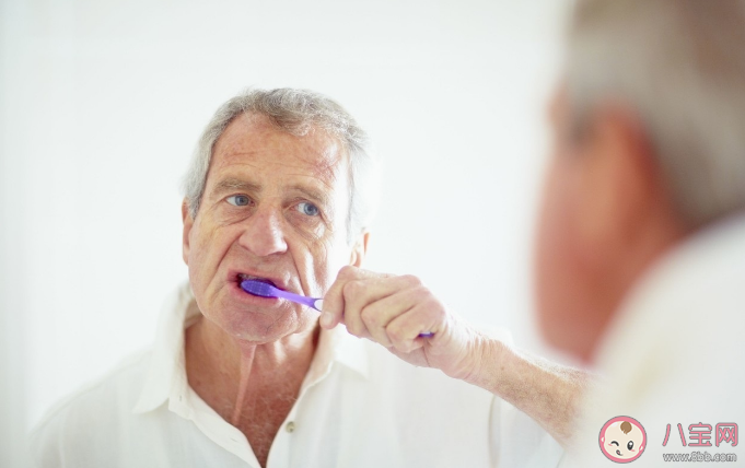 老了就掉牙吗 老年人错误的口腔健康观念有哪些
