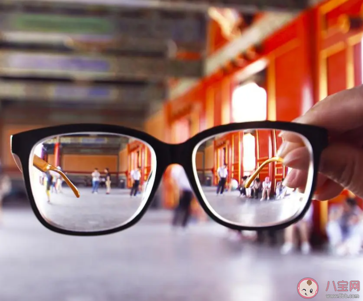 高度近视的人不要剧烈运动是为什么 哪些人不宜剧烈运动