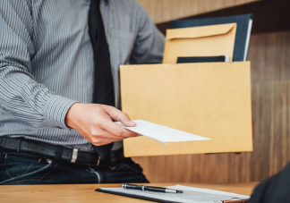 为什么电视里的人离职都用纸箱子 离职哪些东西不能带走