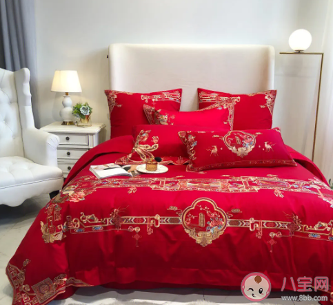 女孩租房一年反复过敏发现床垫发霉 你多久更换一次床上用品