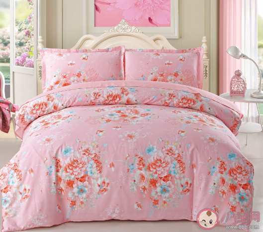 女孩租房一年反复过敏发现床垫发霉 你多久更换一次床上用品