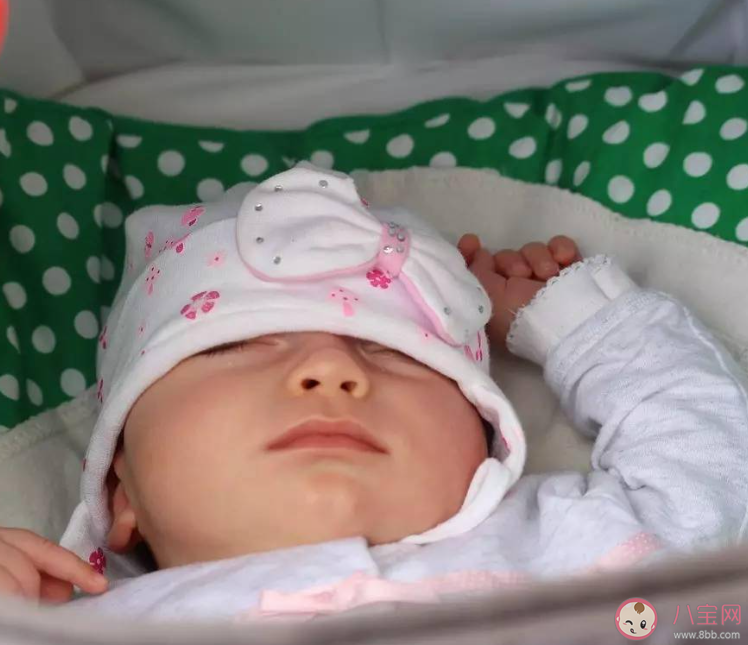 秋季宝宝怎样盖被才能不着凉 宝宝被子有哪些要求 秋季宝宝怎样盖被才能不着凉 宝宝被子有哪些要求