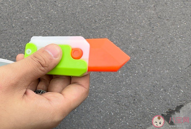 萝卜刀爆火是利是弊 孩子玩萝卜刀要注意什么 萝卜刀爆火是利是弊 孩子玩萝卜刀要注意什么