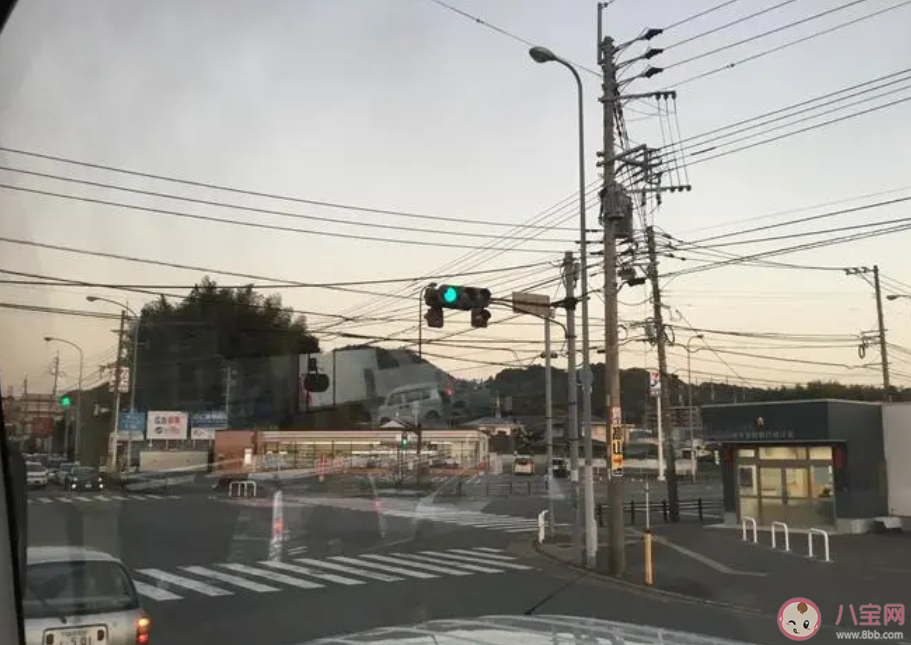 日本为什么有那么多电线杆 日本的电线杆为什么这么乱 日本为什么有那么多电线杆 日本的电线杆为什么这么乱