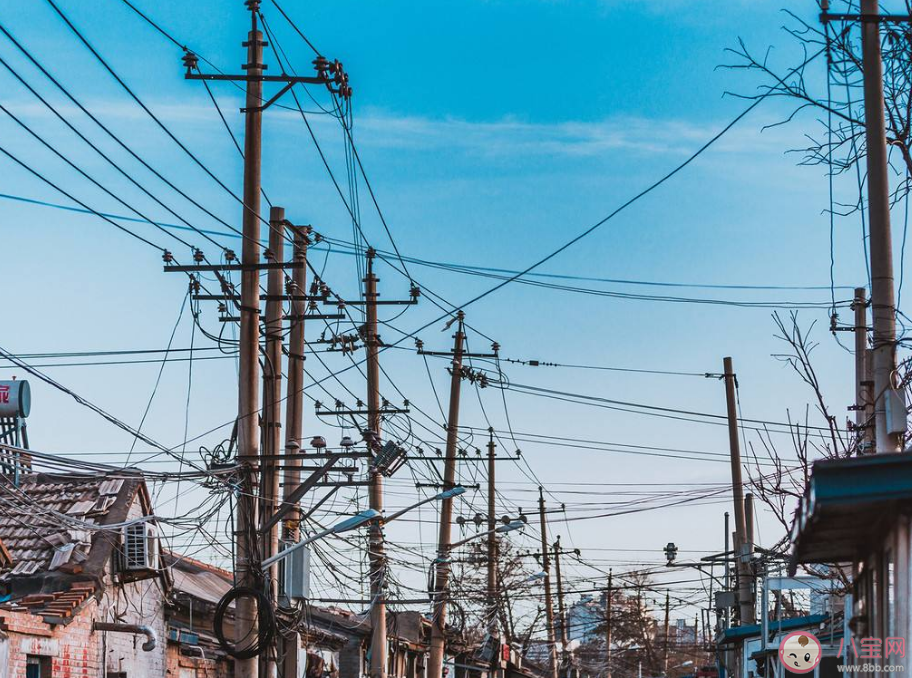 日本为什么有那么多电线杆 日本的电线杆为什么这么乱 日本为什么有那么多电线杆 日本的电线杆为什么这么乱