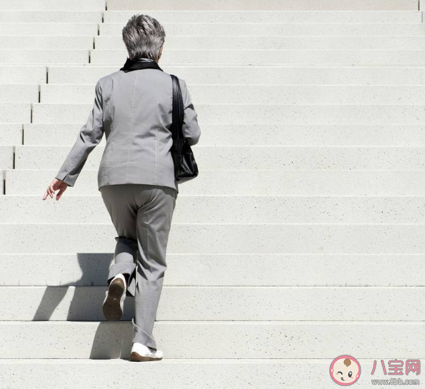 每天爬楼梯能降低心脏病风险吗 为什么爬楼梯有这么多好处