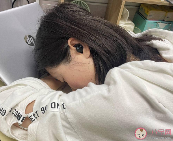 哪种耳机对听力损害最小 耳机怎么戴更健康