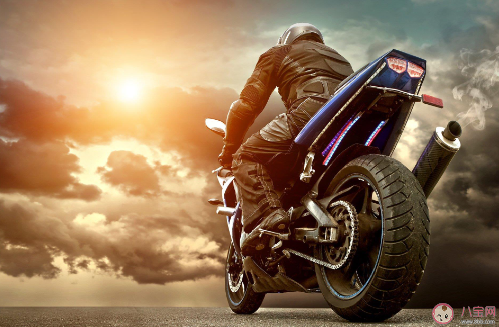 摩托车降价超10万元是怎么回事 摩托怎么卖不动了 摩托车降价超10万元是怎么回事 摩托怎么卖不动了