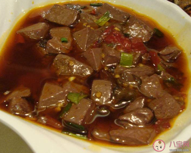 为什么鸡血和牛血很少入菜 鸡血不能和什么一起吃 为什么鸡血和牛血很少入菜 鸡血不能和什么一起吃