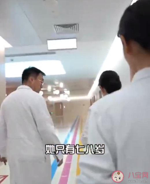 7岁小女孩天生2个子宫3个肾是怎么回事 为什么一个人会有两个子宫