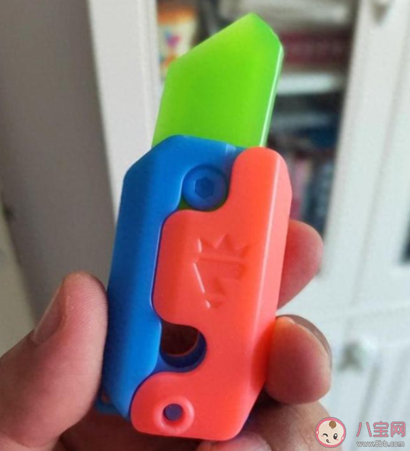 萝卜刀爆火后创始人仍住出租屋 萝卜刀是怎么火的