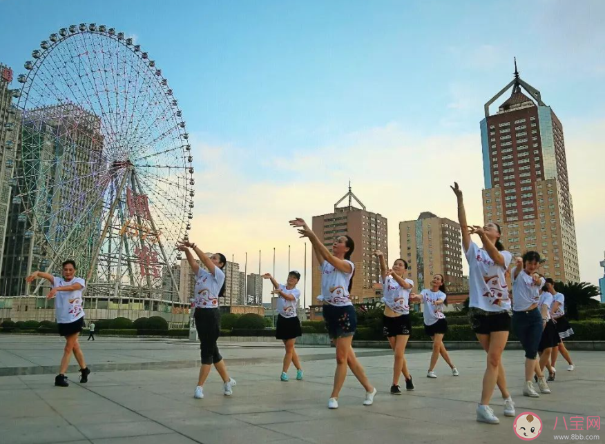 年轻人的魔爪终于伸向了广场舞 广场舞适合年轻人吗