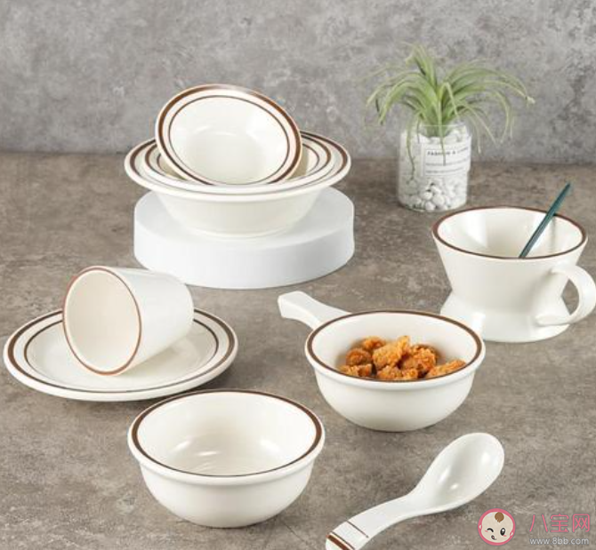 餐具收费大学生付1元直接带走 如何看待餐具收费的问题