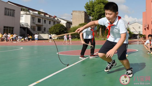 多地回应课间10分钟变课间圈养 如何看待课间圈养的现象 多地回应课间10分钟变课间圈养 如何看待课间圈养的现象