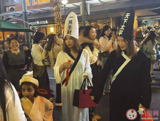 年轻人过万圣节是崇洋媚外吗 要不要过万圣节 年轻人过万圣节是崇洋媚外吗 要不要过万圣节