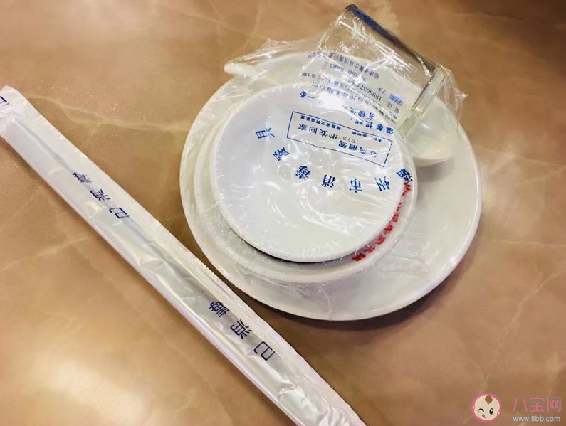 饭店是否应该收取餐具费 如何看待饭店收餐具费