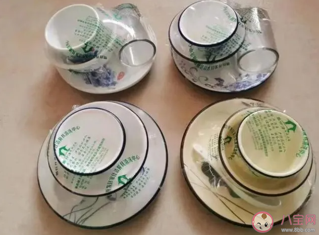 饭店是否应该收取餐具费 如何看待饭店收餐具费