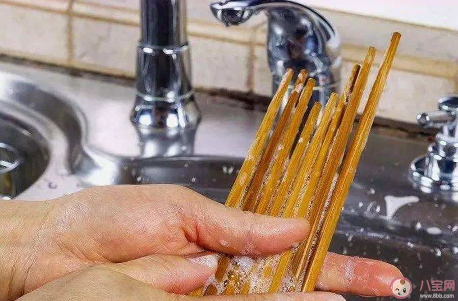 洗筷子来回搓反而残留细菌 筷子应该如何清洗 洗筷子来回搓反而残留细菌 筷子应该如何清洗