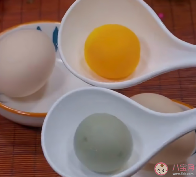 水煮蛋的蛋黄外层为什么是绿色的 水煮蛋一天吃几个好 水煮蛋的蛋黄外层为什么是绿色的 水煮蛋一天吃几个好