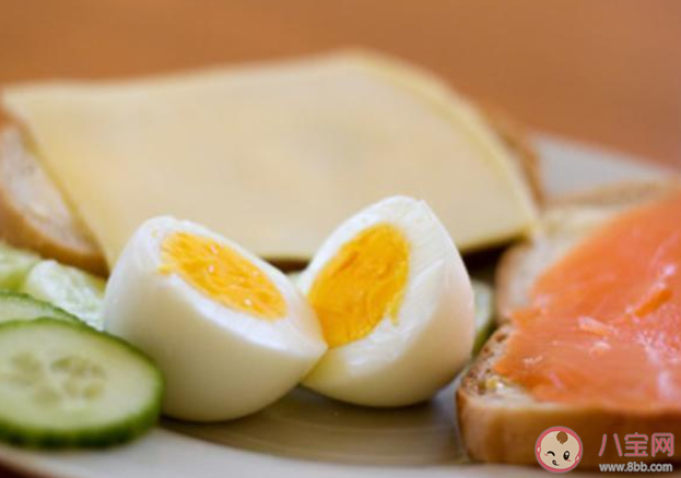 水煮蛋的蛋黄外层为什么是绿色的 水煮蛋一天吃几个好 水煮蛋的蛋黄外层为什么是绿色的 水煮蛋一天吃几个好