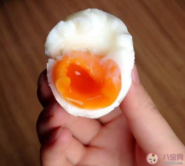 水煮蛋的蛋黄外层为什么是绿色的 水煮蛋一天吃几个好 水煮蛋的蛋黄外层为什么是绿色的 水煮蛋一天吃几个好