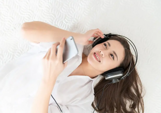 睡前听歌会破坏睡眠质量吗 睡不着的时候怎么办