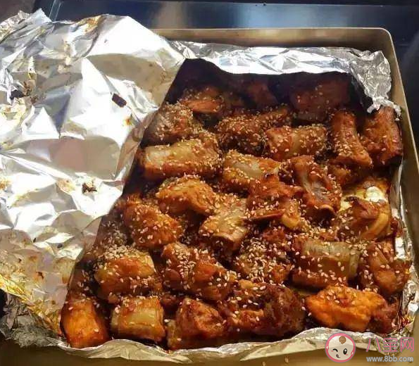 用锡箔纸或铝箔纸烧烤时最好不要加什么 蚂蚁庄园11月19日答案 用锡箔纸或铝箔纸烧烤时最好不要加什么 蚂蚁庄园11月19日答案