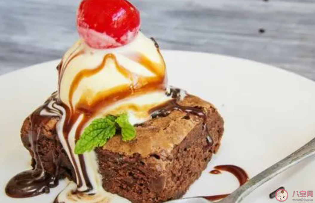 为什么过量摄入甜食会影响视力 甜食吃太多了会怎么样