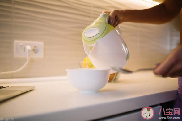 用开水烫餐具有没有必要 用餐前要不要用开水烫餐具